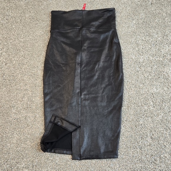 SPANX Faux Leather Black Pencil Skirt Tummy Control SIZE SMALL - Picture 6 of 6